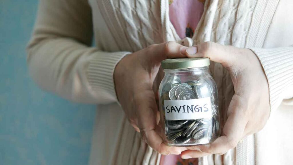 Saving money in a jar during a no spend challenge