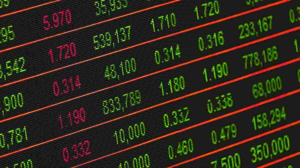 Digital finance screen showing numbers representing money growth and compound interest returns