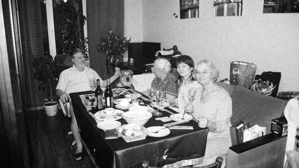 Black and white photo of a family illustrating the history of frugal living during the Great Depression
